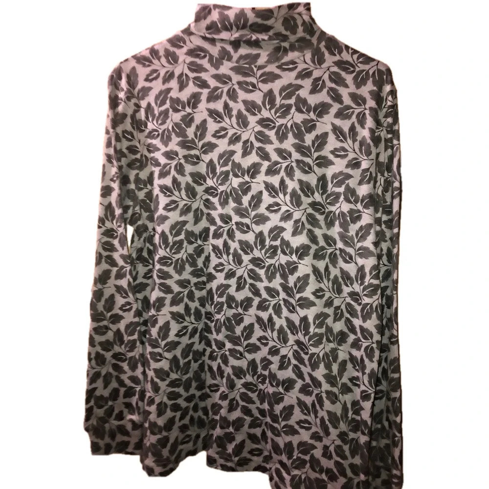 Beautiful Long Sleeve Floral Turtleneck Shirt - Size Medium - Corner Stone Brand